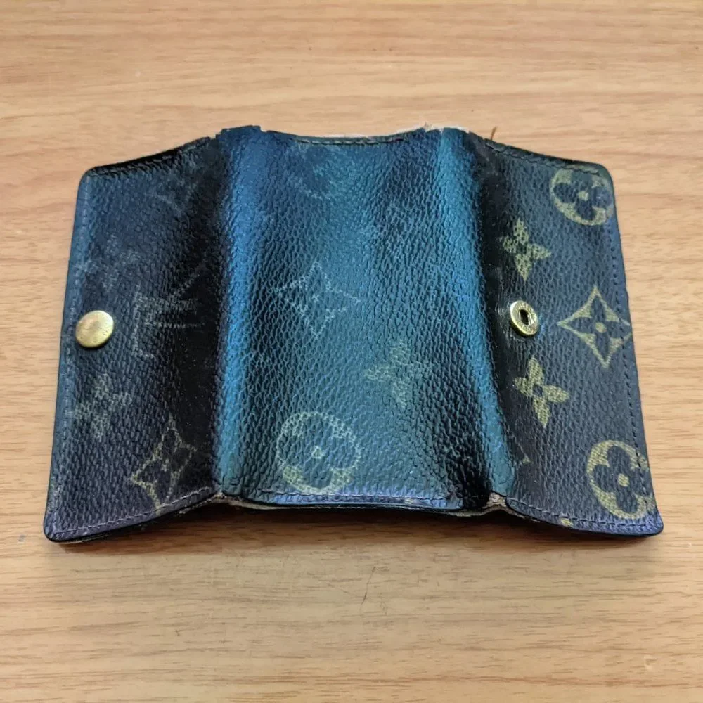 Louis Vuitton Monogram Key Holder/Wallet #1166💥PRICE DROP💥